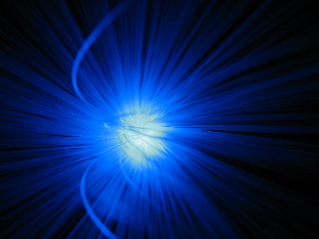 快连_快连官方下载_全球节点：突破多端连接瓶颈：快连使用教程与跨平台实操细节比对（封面配图）